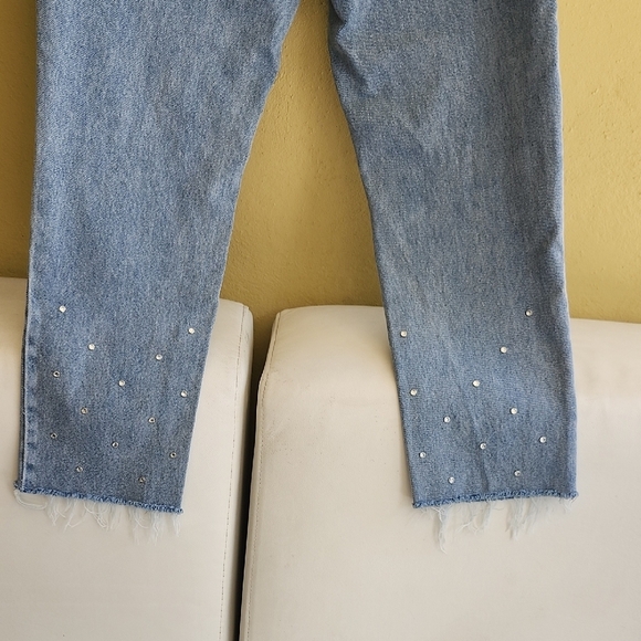 Stylish Light Blue Straight Leg Jeans with Distressed Details - Picture 9 of 13